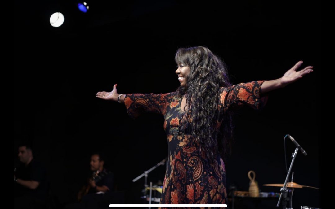 Cantora Jhusara faz a Live de São Pedro, dia 29 de junho