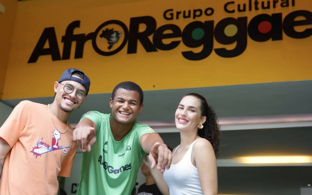 Lilian Aragão visita o projeto Afrogames