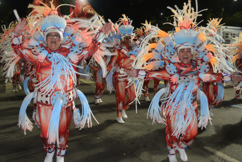 Vila Isabel, primeira a desfilar, sexta colocada no Grupo Especial