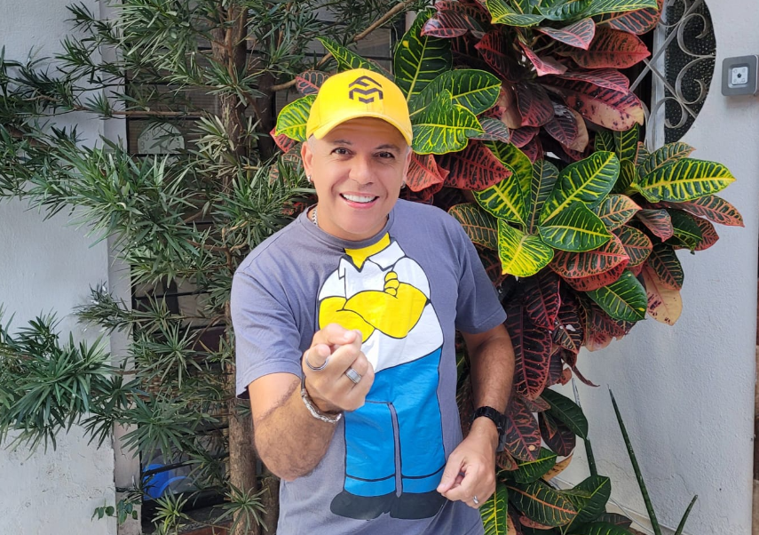 Fabrício Moreno supera 1 milhão de views com Clipe “Me Ama”